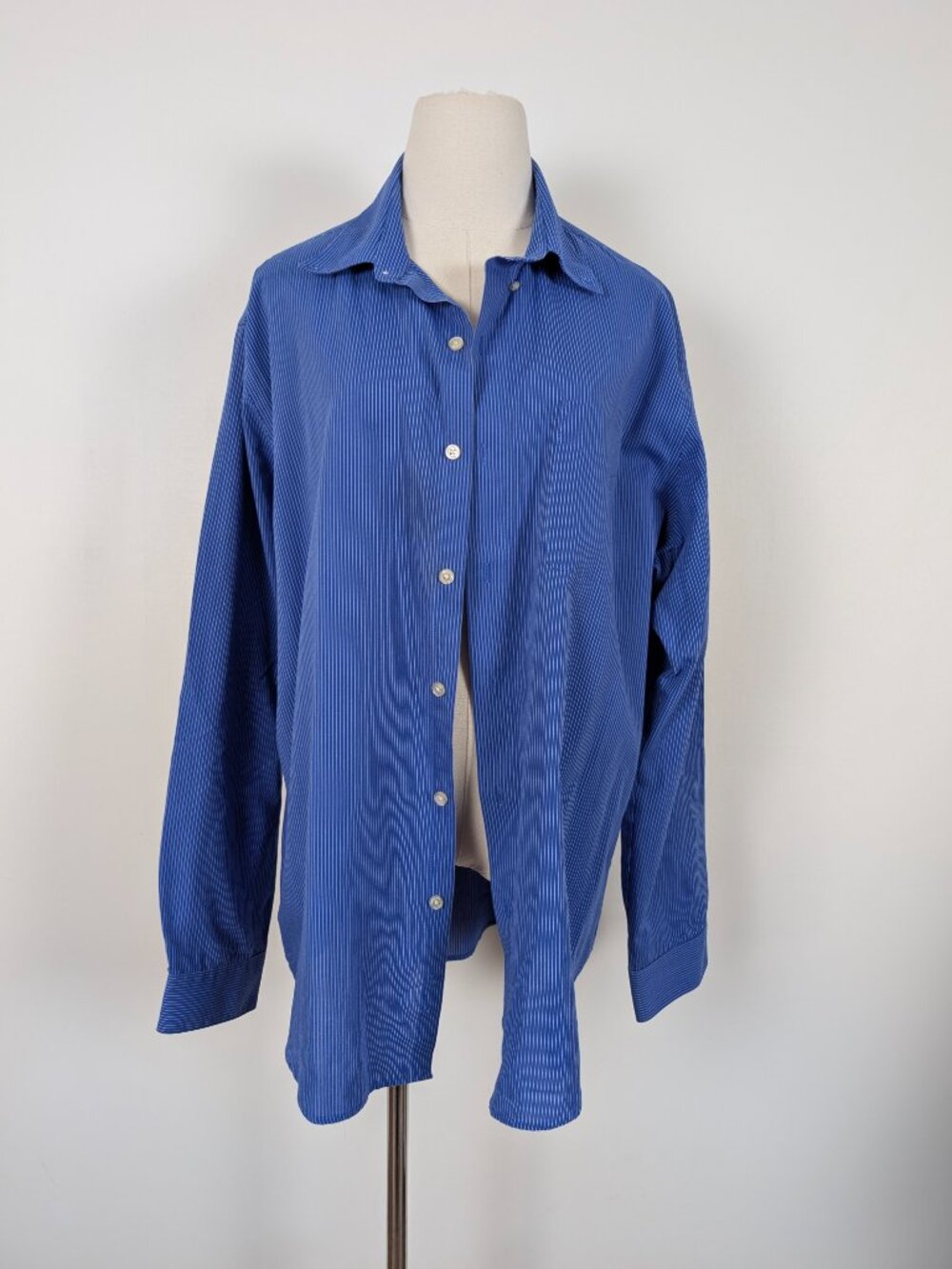Pinstripe Button Down Shirt Classic Fit Cotton Blue Size XL Oversized (j) - Picture 3 of 8